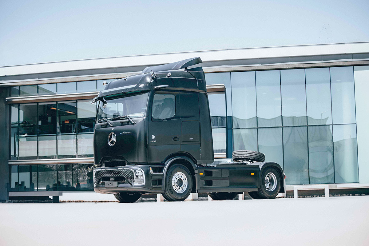 Batterieelektrischer Transport in Chile: Erster Mercedes-Benz eActros 600 an Kunde übergebenBattery-electric transport in Chile: First Mercedes-Benz eActros 600 delivered to customer