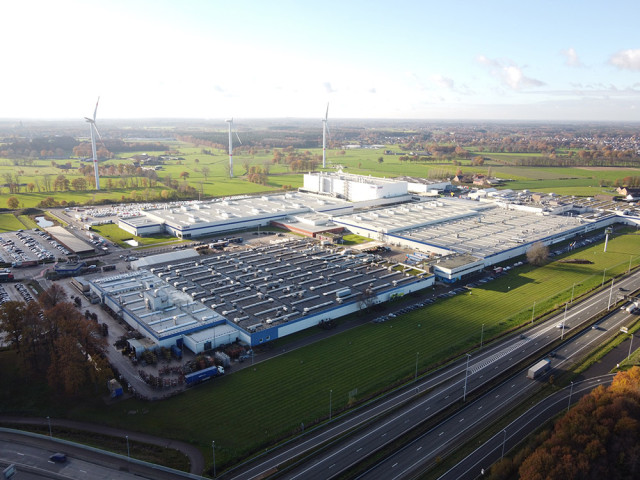 01-60-years-of-DAF-production-in-Belgium-Plant-2017-incl-new-paint-shop