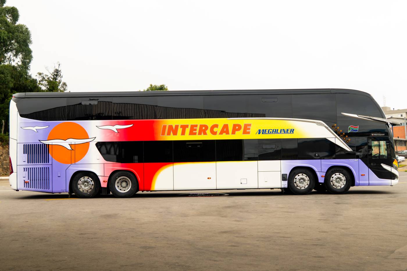 MARCOPOLO lanza el primer autobús de dos pisos con volante a la derecha y cuatro ejes del mundo