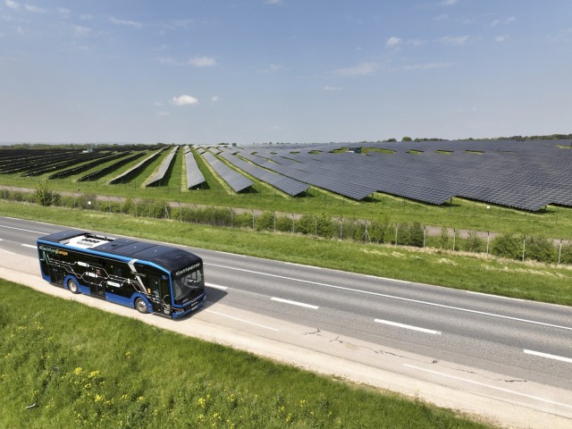 1920_p-ebus-eot-solarplant-01