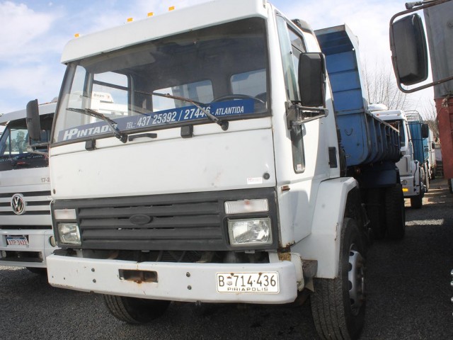 33_Pintado_Ford_Cargo_1617_con_volcadora_ano_1997