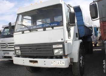 Ford Cargo 1617 con volcadora del año 1997