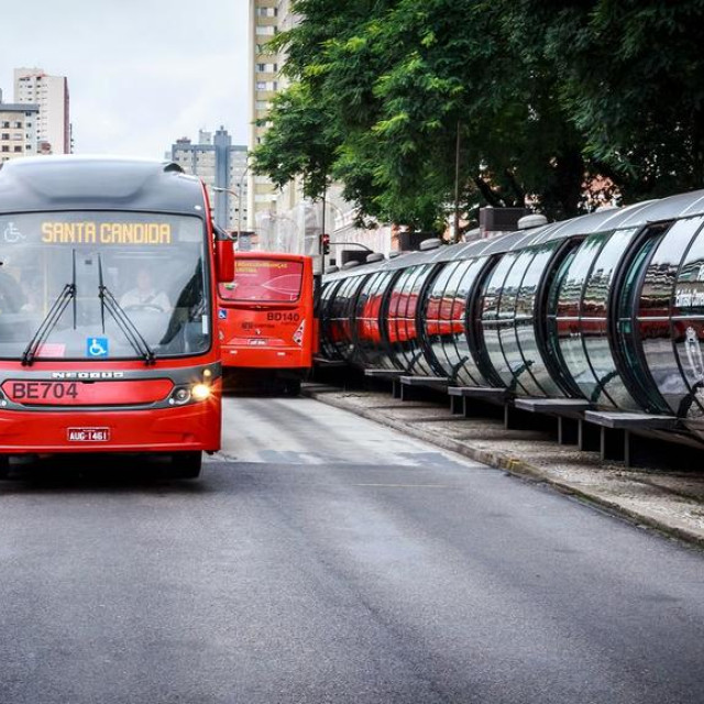 La UITP Latinoamérica presenta en Lat.Bus 2026 una agenda dedicada a la electromovilidad, el BRT, la tecnología y la financiación del transporte público La UITP Latinoamérica presenta en Lat.Bus 2026 una agenda dedicada a la electromovilidad, el BRT, la tecnología y la financiación del transporte público