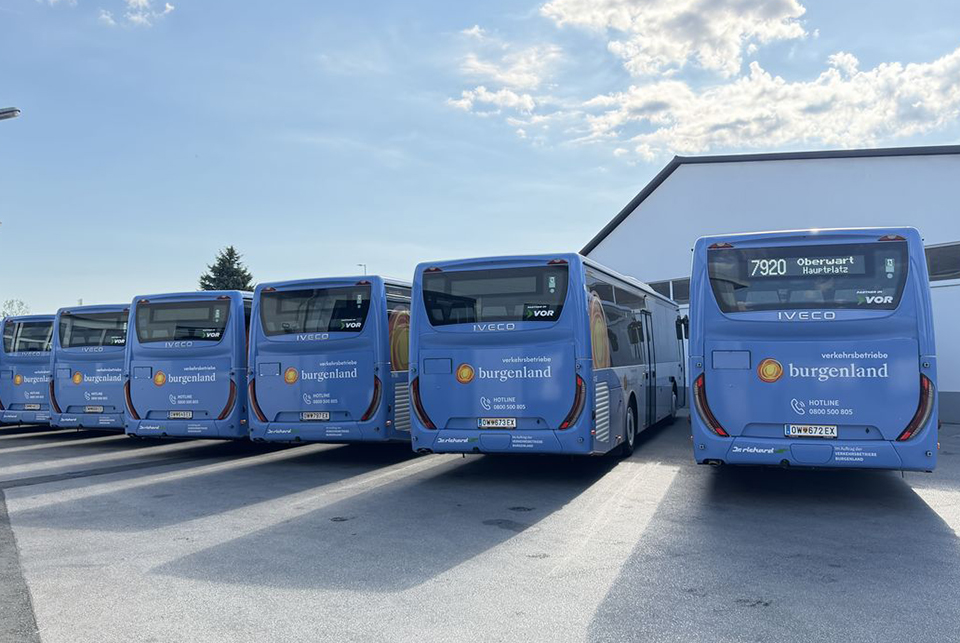 IVECO BUS entrega 36 unidades CROSSWAY Low Entry a Dr. Richard Group para fortalecer los servicios regionales en Burgenland, Austria