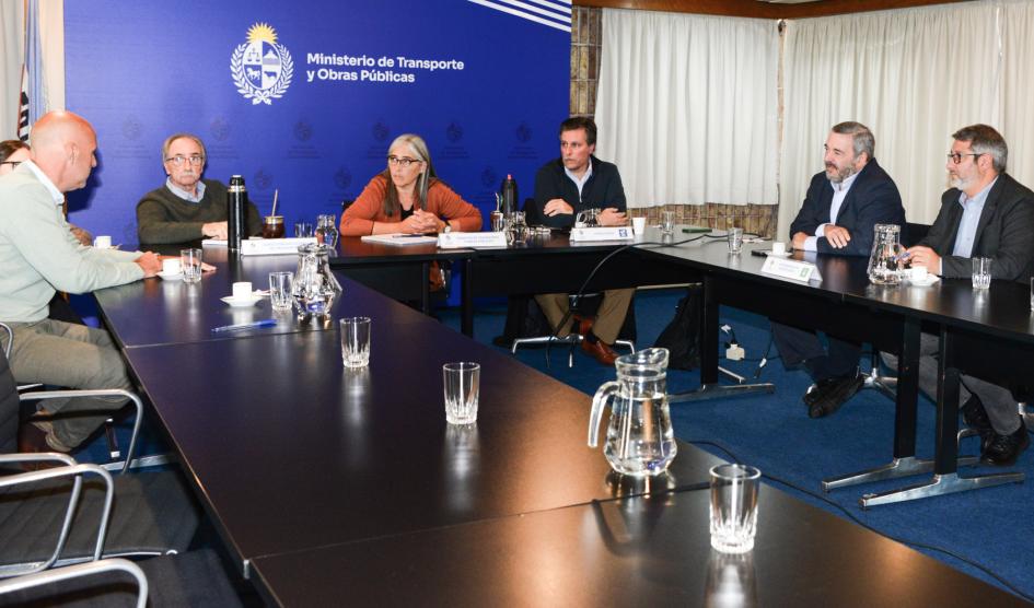 Etcheverry: Transporte metropolitano debe brindar calidad y seguridad