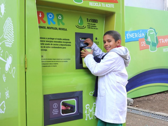 ALUR recicló un millón de litros de aceite doméstico y comercial en tres años