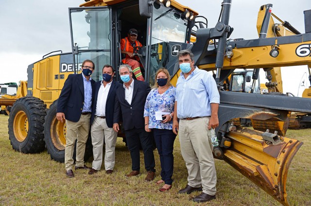 El ministro de transporte, Luis Alberto Heber, encabezó la ceremonia de comienzo de obras en la ruta 3, en el departamento de San José