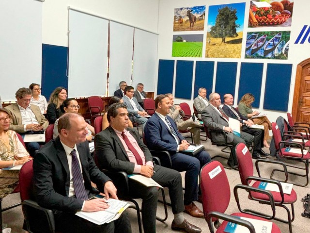 En_evento_organizado_por_Embajada_de_Uruguay_en_Brasil_y_el_IICA_paises_sudamericanos_debaten_integracion_logistica_para_mejorar_competitividad