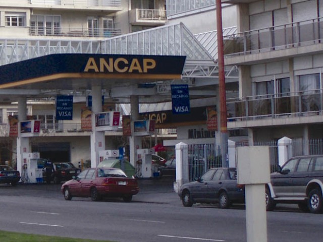Estacion_ANCAP_8