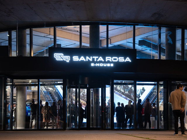 Santa Rosa inaugura E-House, el primer autoshow del Uruguay con más de 40 modelos eléctricos e híbridos Santa Rosa inaugura E-House, el primer autoshow del Uruguay con más de 40 modelos eléctricos e híbridos