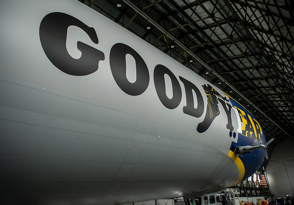 100 años de historia y orgullo: El dirigible de Goodyear despierta la magia del pasado