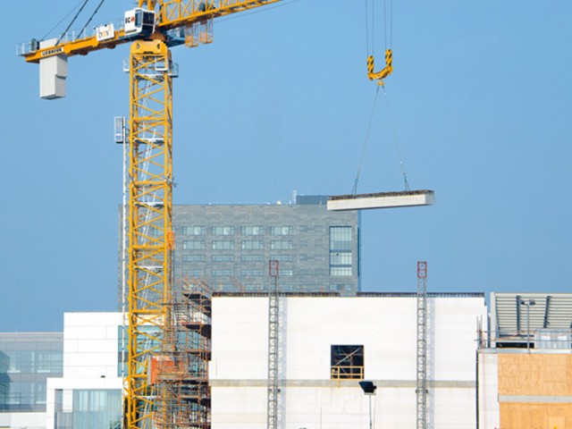 Liebherr: Éxito mundial de la grúa torre tipo 1000 EC-H
