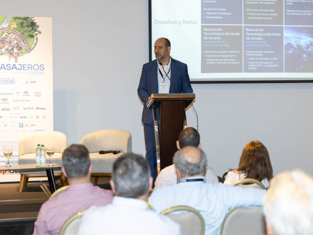 FORO PASAJEROS: Lecciones del Transantiago: desafíos y aprendizajes para el transporte público en la región