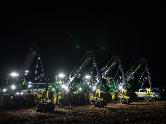 Carlos Perdomo: “Donde hay un sector creciendo, hay un John Deere trabajando” Carlos Perdomo: “Donde hay un sector creciendo, hay un John Deere trabajando”