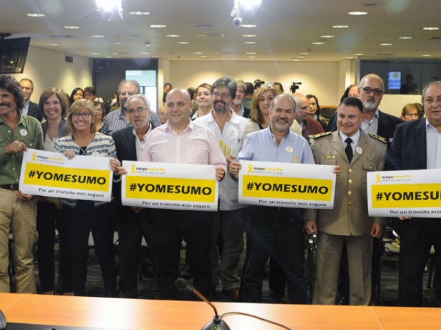 Lanzamiento_de_Mayo_Amarillo_en_la_sala_de_prensa_de_la_Torre_Ejecutiva