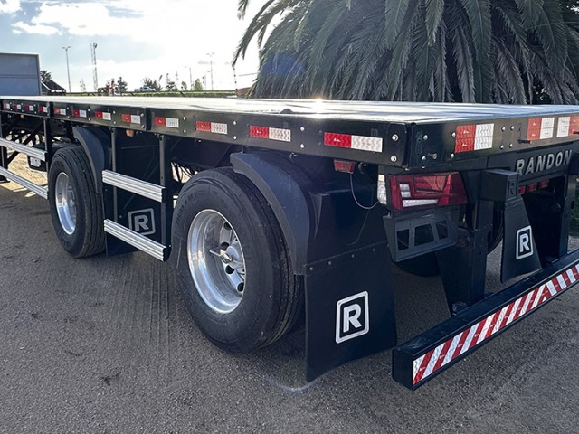 Llega a Uruguay el nuevo semi remolque Plataforma Modular de Randon