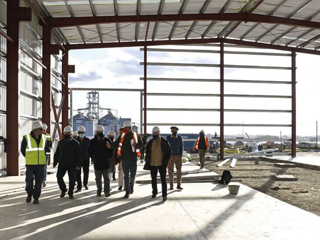 Ferrocarril Central: Ministro de Transporte visitó fábrica de durmientes de hormigón en Florida