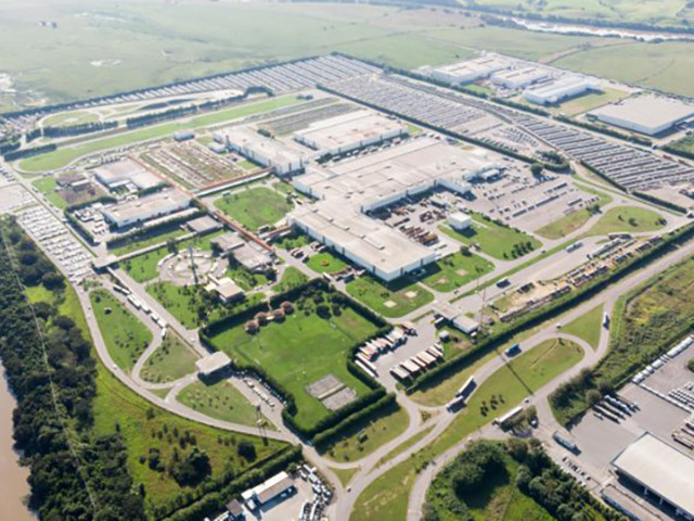 VW acelera la digitalización y amplía la robótica en la producción VW acelera la digitalización y amplía la robótica en la producción