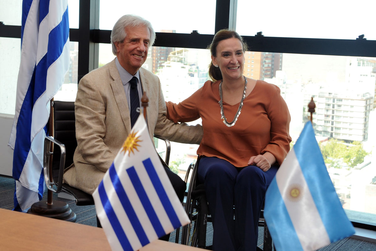 Regasificadora, Mercosur y comercio bilateral centraron reunión de Vázquez con Michetti (VIDEO)