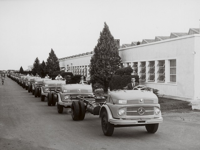 Primeros_chasis_de_buses_Mercedes-Benz
