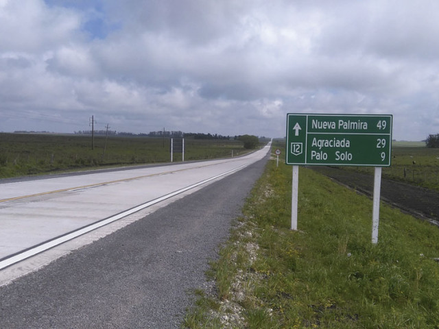 Ruta_12_tramo_de_hormigon_desde_Ombues_hasta_Agraciada