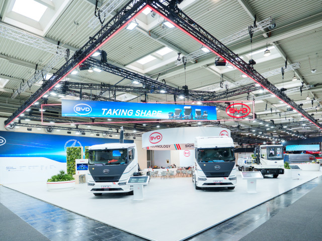 Stand_de_BYD_en_la_feria_IAA_de_transporte_2026