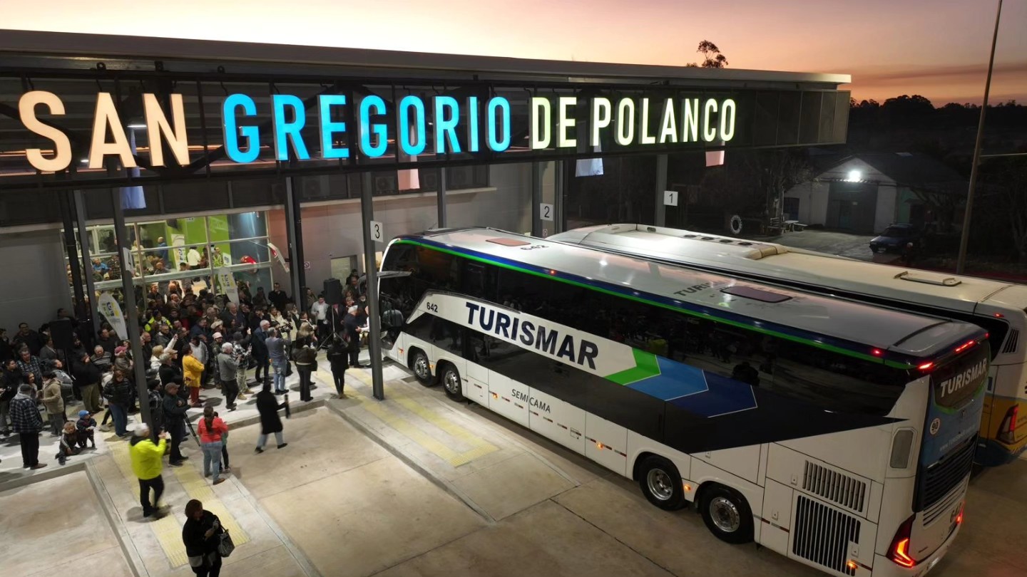 San Gregorio de Polanco celebró la inauguración de su terminal de ómnibus