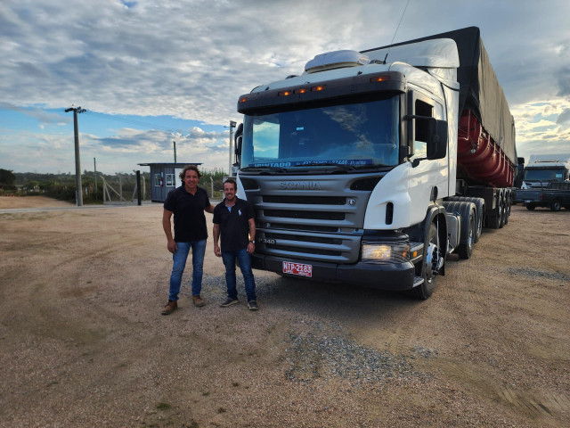 AUTOMOTORA H. PINTADO / SCANIA. Tomas Silvera Falero