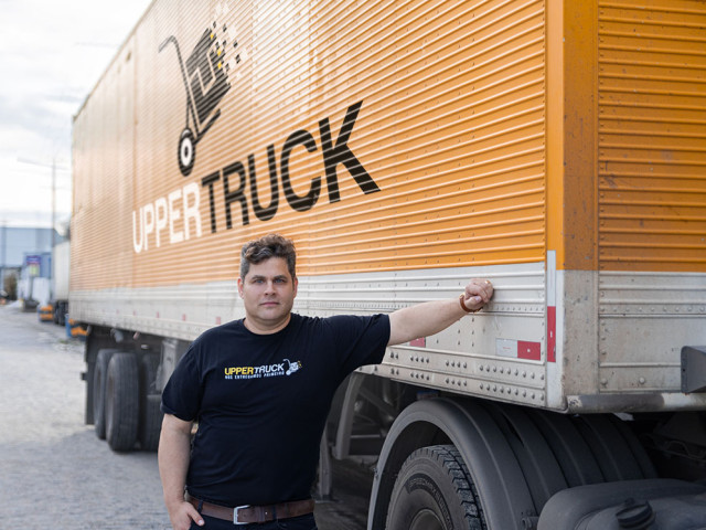 Uppertruck_4_0f4c21f559553a7fe75d332b158f7846