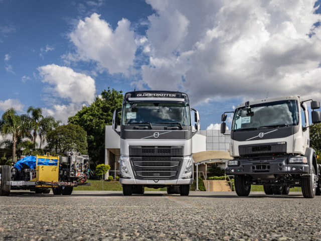 Volvo_celebra_el_inicio_de_la_produccion_de_camiones_y_autobuses_Euro_6_en_Brasil_1