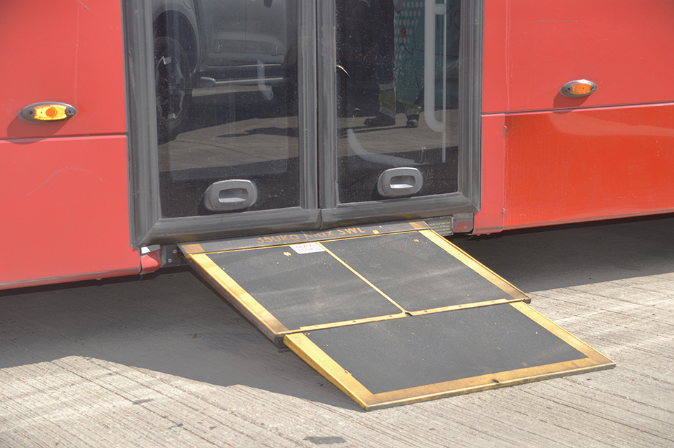 Compak Ramps: casi tres décadas desarrollando soluciones que acercan la accesibilidad al transporte público