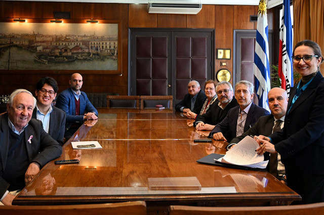 ANP firmó contrato para la construcción de un nuevo depósito especializado en krill en el puerto de Montevideo ANP firmó contrato para la construcción de un nuevo depósito especializado en krill en el puerto de Montevideo