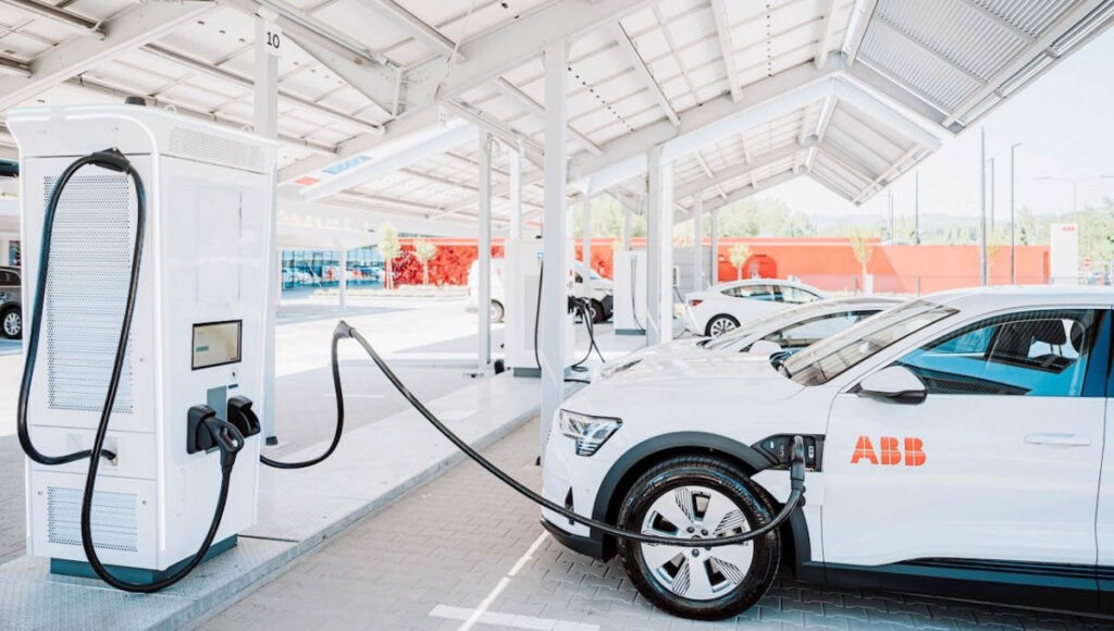 ¿Dónde quiero esperar?: el negocio que las estaciones deberían encontrar en la carga eléctrica