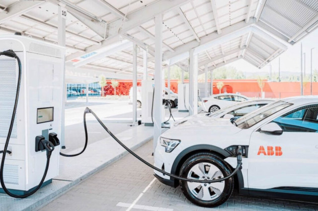 ¿Dónde quiero esperar?: el negocio que las estaciones deberían encontrar en la carga eléctrica