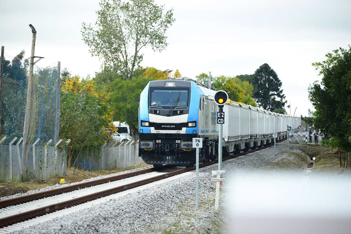 El Ferrocarril Central usa apenas un tercio de su capacidad: la carrera tecnológica detrás del próximo tren uruguayo