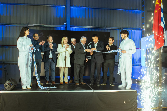 Homero de León refuerza su apoyo al transporte con la inauguración del centro logístico Foton