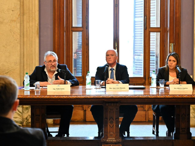 El presidente de la ANP propone crear un espacio de diálogo para acordar servicios mínimos y guardias gremiales en los puertos El presidente de la ANP propone crear un espacio de diálogo para acordar servicios mínimos y guardias gremiales en los puertos