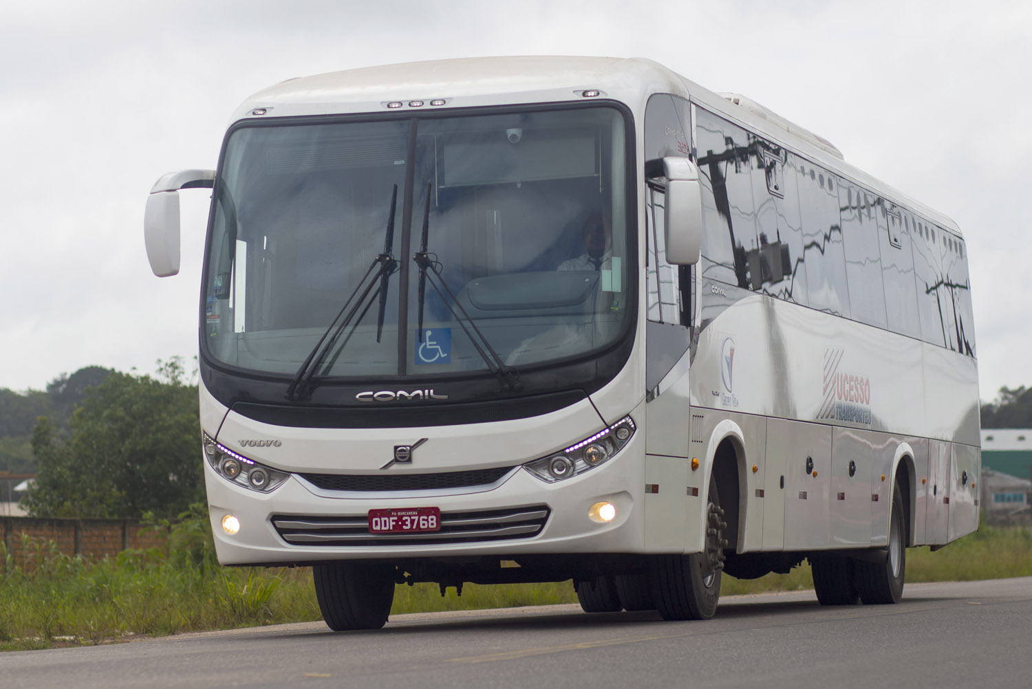 Volvo oferta en Brasil un ómnibus de motor delantero con 14 metros de largo
