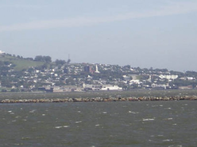 Gobierno proyecta aumentar de 12 a 14 metros la profundidad del canal de acceso y muelles del puerto de Montevideo