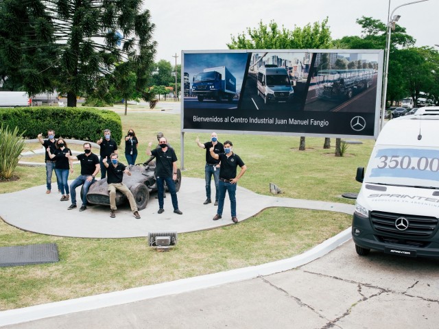 Mercedes-Benz celebra la producción de la unidad número 350.000 de la Sprinter