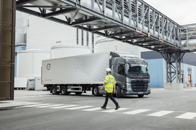 Volvo Trucks lanza un sistema mejorado de la Dirección Dinámica para aumentar la seguridad vial