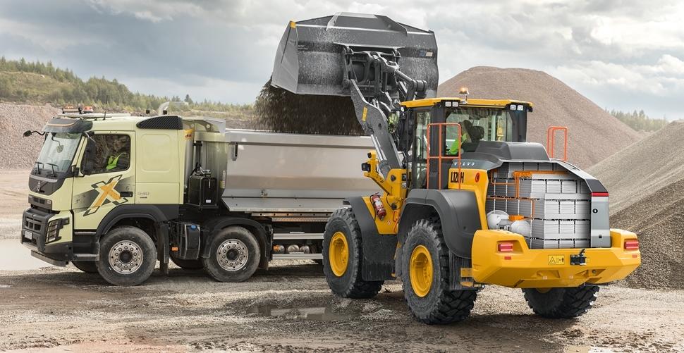 VOLVO aumenta su gama de vehículos eléctricos de tamaño medio con la solución de conversión eléctrica para la L120H